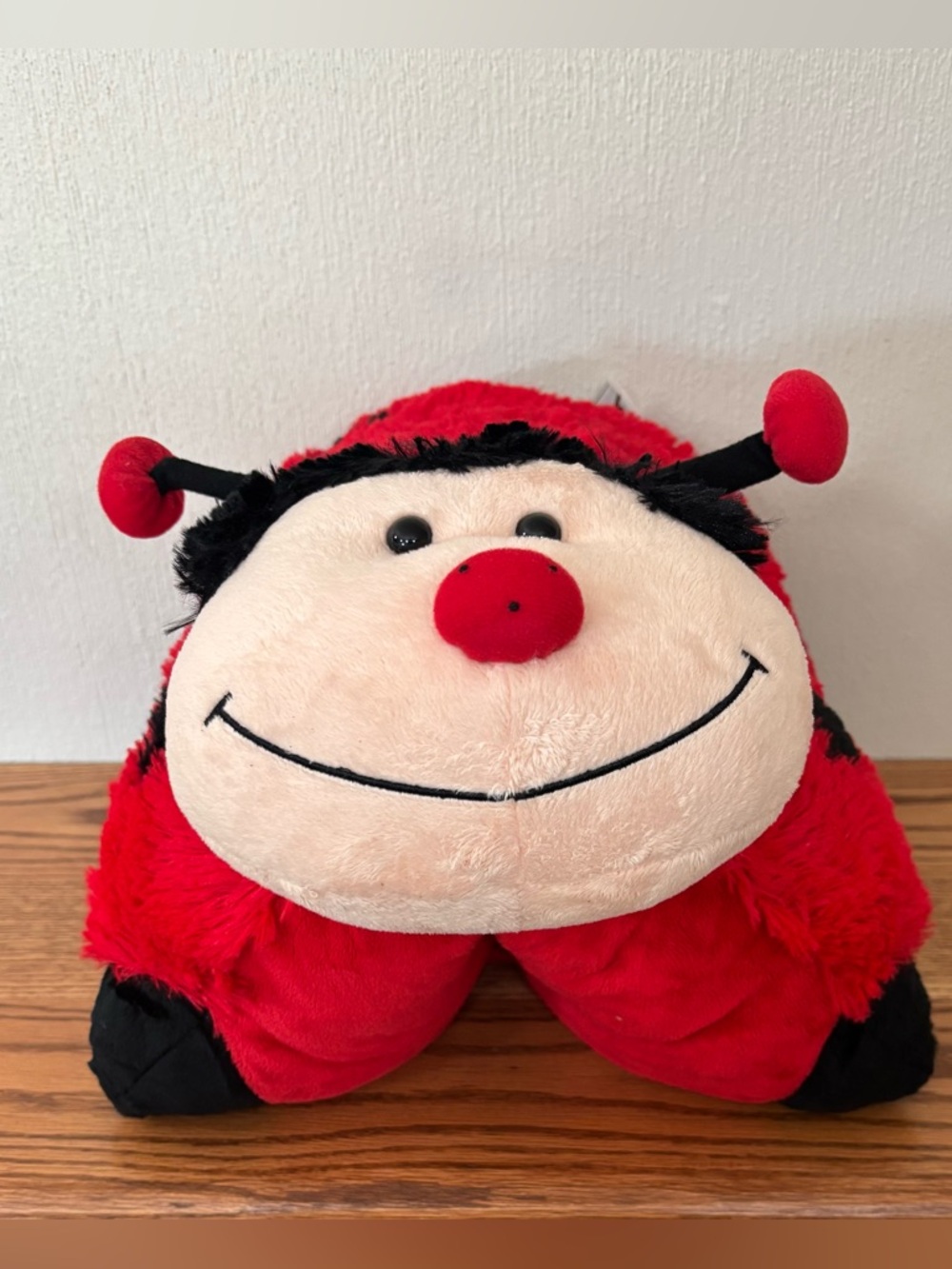 PILLOW PET Lady Bug 18 inch Comfy Pillow Plush 2010 Red Black Excellent - Picture 2 of 8